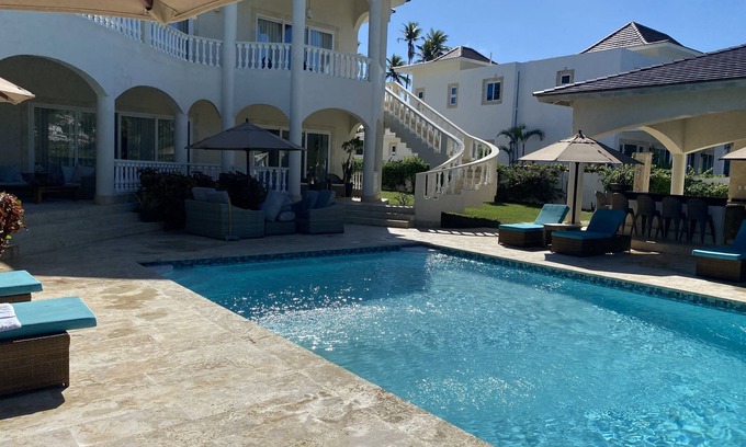 Los Brazos House | Beautiful Large Villa