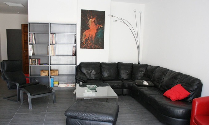 La Gare Apartment | Beautiful loft style apartment downtown Perpignan