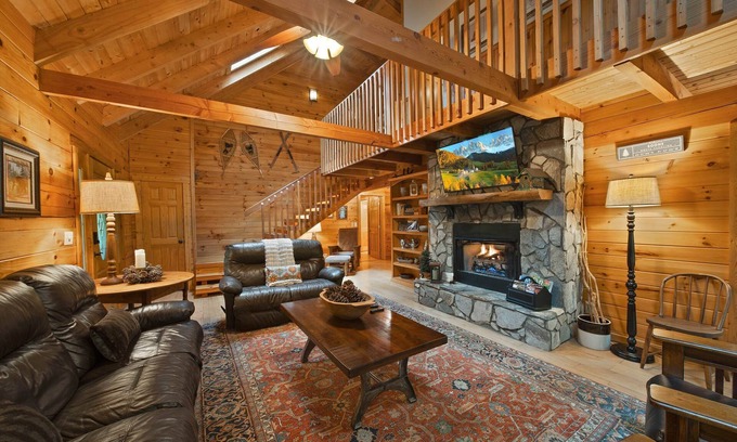 Foscoe Cabin | Beautiful Log Cabin in Foscoe–Weathering Heights