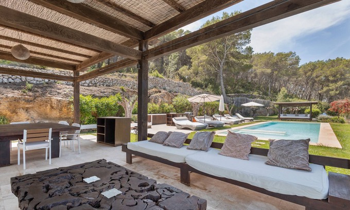 Santa Eulalia del Rio Villa | Beautiful luxury villa in Ibiza with Wi-Fi and air conditioning