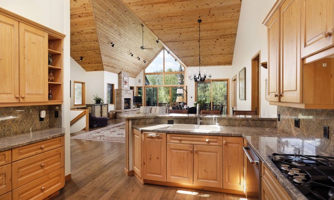 Woody Creek House | Beautiful Luxury Home on the Roaring Fork River in Woody Creek