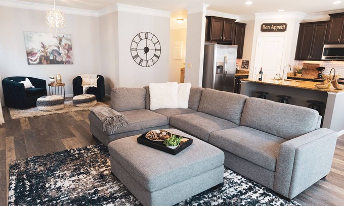 Lebanon House | Beautiful Modern 3 Bedroom Home in Woodstock, GA