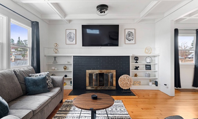 Deadwood House | Beautiful Modern/Rustic Cottage in the heart of Lead!