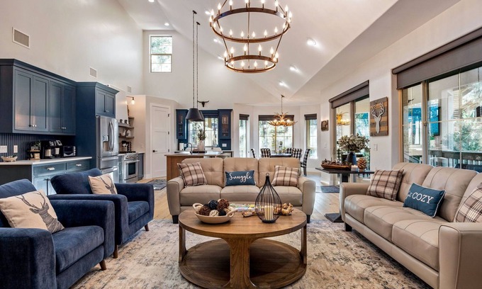 Pinetop Cabin | Beautiful Modern-Rustic Luxury Cabin w/Hot Tub in PINETOP LAKES Country Club!