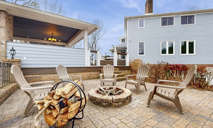 Hendersonville House | Beautiful Mountain view home in Hendersonville with private home theatre