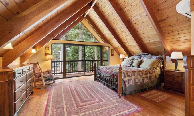 Placerville Ski Chalet | Beautiful Mountain Chalet- Sierra Tahoe Area