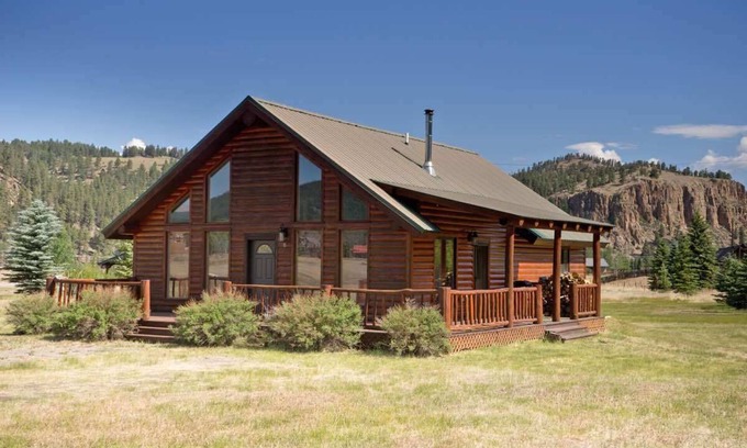 South Fork House | Beautiful Mountain Cabin w/Wraparound Deck/Private Washer/Dryer/Free WiFi