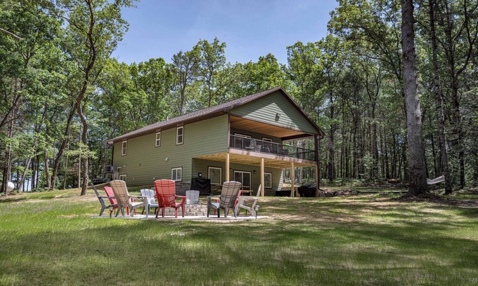 Wisconsin Dells Cabin | Beautiful, new construction 4 bd, 2.5 bath home just minutes from downtown Dells