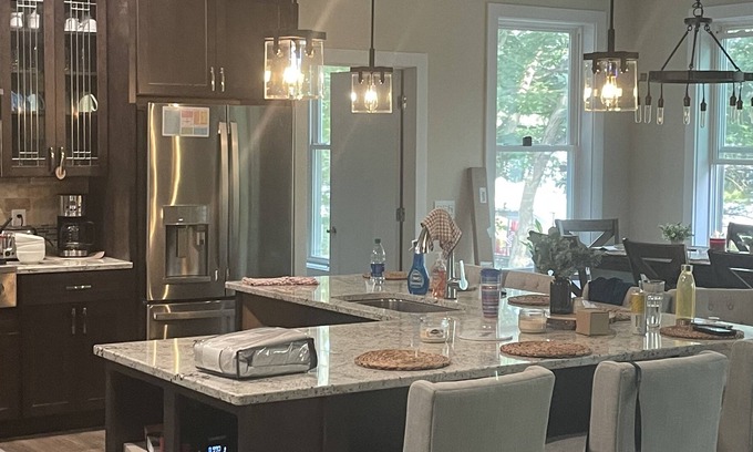 Free Soil House | Beautiful New Gunn Lake Home