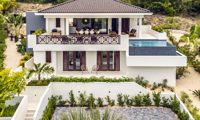 Sint Michiel Villa | Beautiful new luxurious villa in Caribbean style with pool - 2min walk to beach.