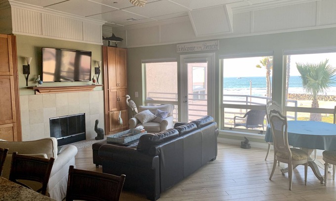 Imperial Beach Condo | Beautiful ocean view condo on the beach w/communal pool & hot tub