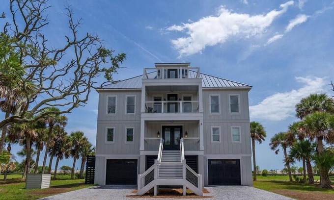 Edisto Island House | Beautiful Oceanfront Just Built 5 bedroom 5 1/2 bath home in Private Community.