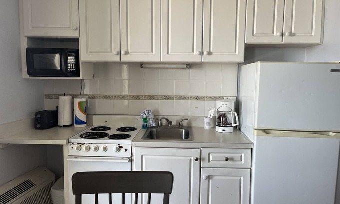 Daytona Beach Resort | Beautiful Oceanview with Queen size bed 527