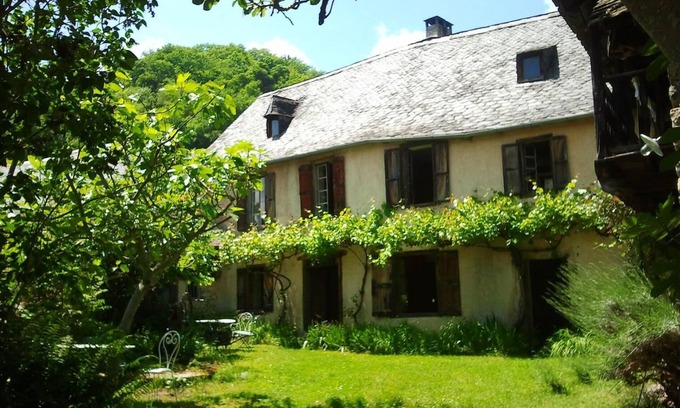 Balagueres House | Beautiful old house with large terrace and view of the Ariege Pyrenees