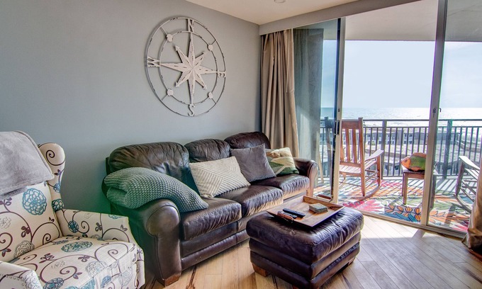 Myrtle Beach Hotel | Beautiful One Bedroom Suite + Official On-Site Rental Privileges