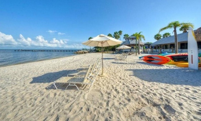 Ruskin Resort | Beautiful one bedroom resort-style studio with pool and beach access...