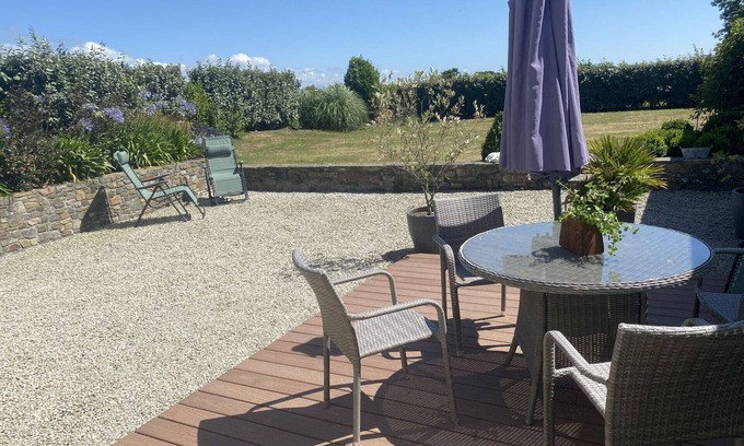 Bretteville-sur-Ay House | Beautiful private villa for 4 guests with WIFI, TV, terrace and pets allowed