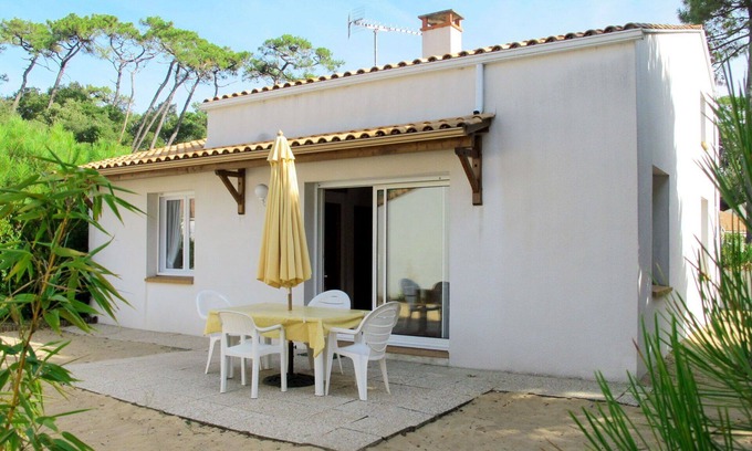 La Tranche-sur-Mer House | Beautiful private villa for 4 people with WIFI, TV and terrace