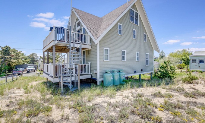Newbury House | Beautiful Plum Island Escape; Steps from Beach- Coveted Southern Island Location