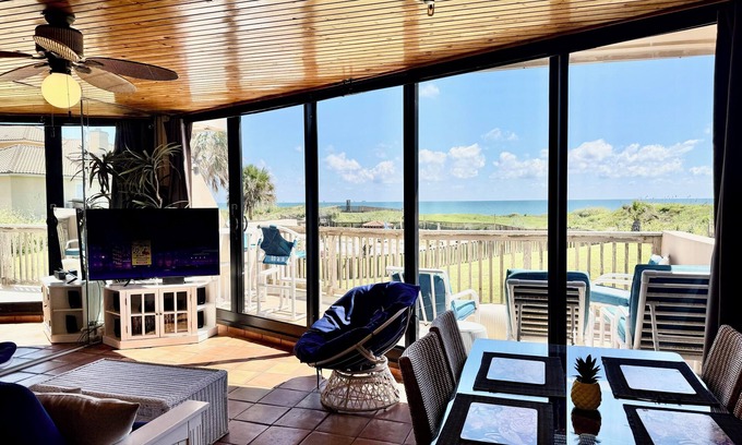 Port Aransas Condo | Beautiful Port Aransas/Corpus Christi beachfront resort