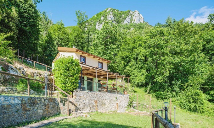 Stazzema House | Beautiful private villa for 4 guests with WIFI, TV, terrace and pets allowed