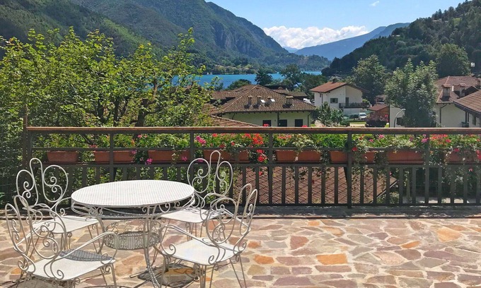 Ledro House | Beautiful private villa for 11 guests with WIFI, TV, terrace, pets allowed and parking