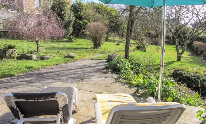 Saint-Suliac House | Beautiful private villa for 6 guests with TV, terrace, pets allowed and parking