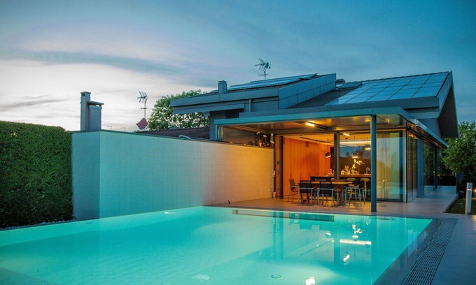 Arzergrande Villa | Beautiful private villa with private pool, sauna, A/C, hot tub, WIFI, TV, patio and pets allowed