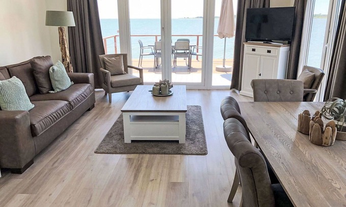 Bovenkarspel House | Beautiful private villa for 6 people with WIFI, TV and terrace