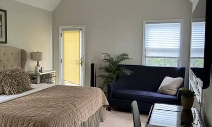 Stony Brook Apartment | Beautiful Private Room Near Stony Brook University