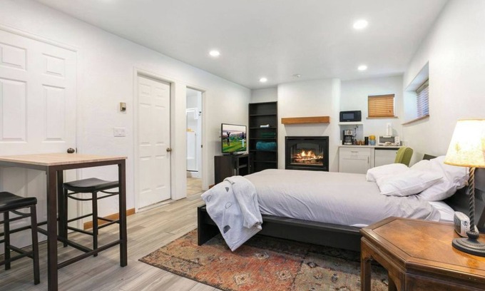 Edwards Apartment | Beautiful Private Room 10 Minutes from Beaver Creek