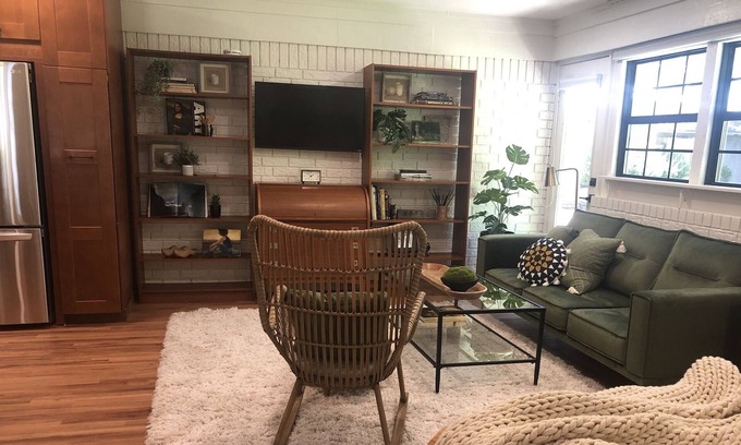 Texarkana Apartment | Beautiful Private Studio-Full Kitchen, W/D
