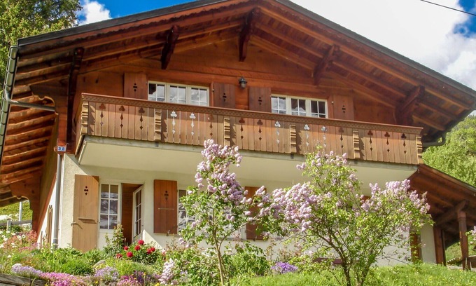 Grindelwald House | Beautiful private villa for 6 guests with WIFI, TV, patio and parking