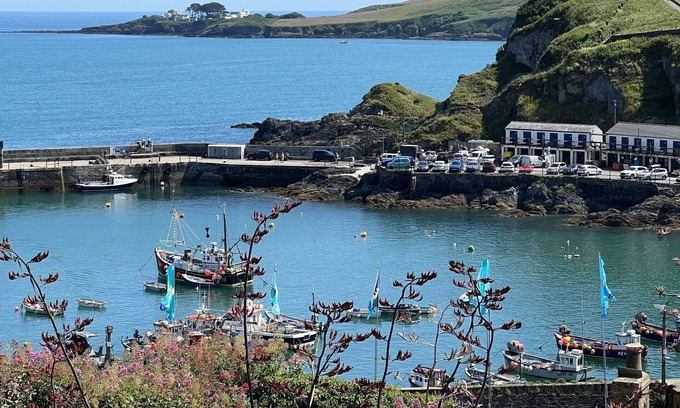 Mevagissey House | Beautiful private villa for 4 people with WIFI, TV, terrace and pets allowed