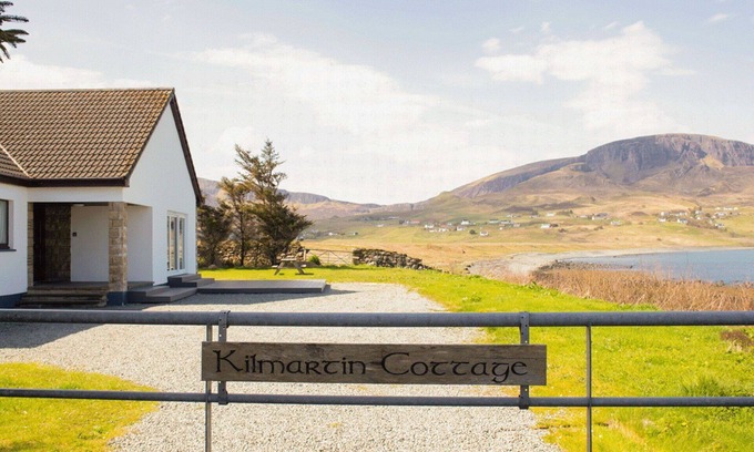 Staffin House | Beautiful private villa for 6 guests with WIFI, TV and pets allowed