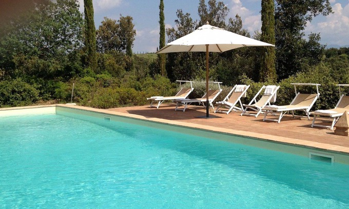 Camigliano Villa | Beautiful private villa for 16 people with WIFI, A/C, private pool, TV, panoramic view and parking