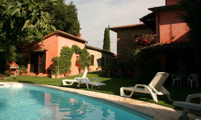 Lucignano Villa | Beautiful private villa for 12 guests with private pool, WIFI and TV