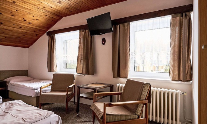 Harrachov House | Beautiful private villa for 12 guests with WIFI, TV, balcony, pets allowed and parking