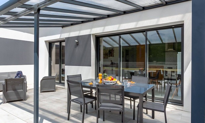 Locquirec House | Beautiful private villa for 4 people with hot tub, WIFI, TV, terrace, pets allowed and parking