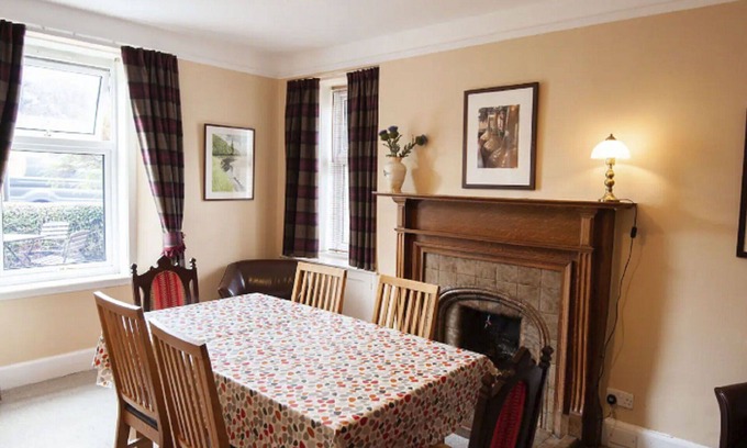 Drumnadrochit House | Beautiful private villa for 6 guests with WIFI, TV and patio