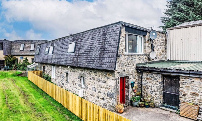 East Lewiston House | Beautiful private villa for 8 people with TV, patio and panoramic view
