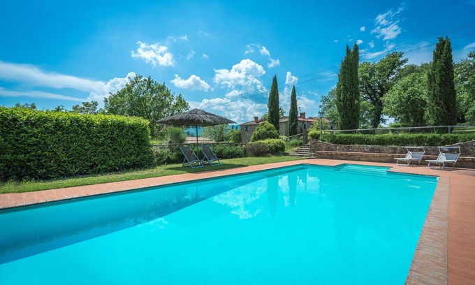 Bucine Villa | Beautiful private villa with WIFI, private pool, patio, pets allowed, panoramic view and parking