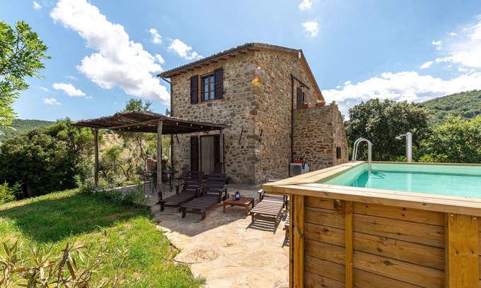 Cinigiano House | Beautiful private villa with private pool, A/C, WIFI, TV, patio, pets allowed and panoramic view