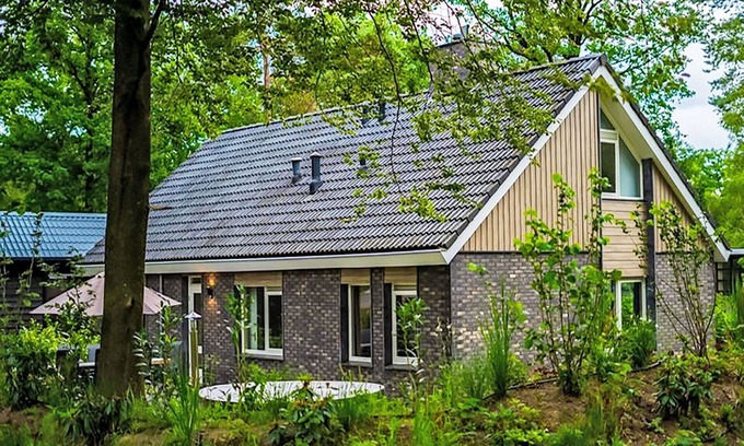 Bosgebied Hoenderloo House | Beautiful private villa for 10 guests with pool, WIFI, TV and terrace