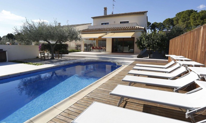 Cap Roig Villa | Beautiful private villa for 8 people with WIFI, private pool, TV, patio, pets allowed and parking