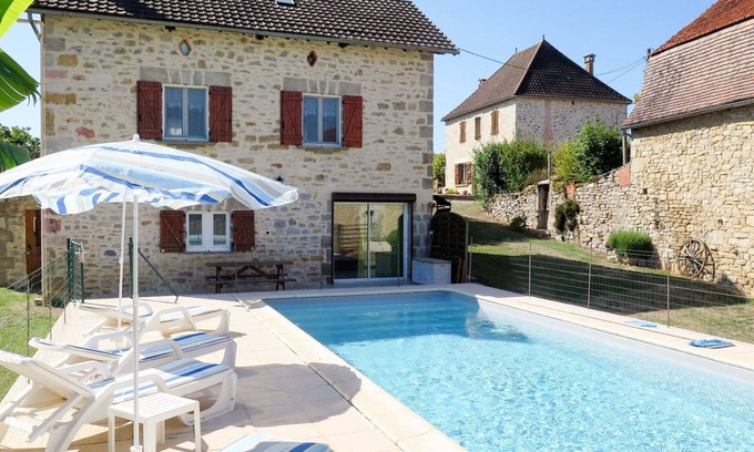 Loubressac Villa | Beautiful private villa with A/C, private pool, TV, terrace, pets allowed and panoramic view