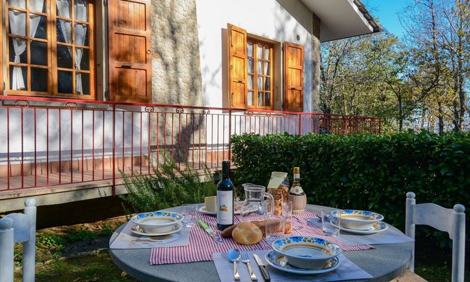 Macchino House | Beautiful private villa for 8 people with WIFI, TV, patio and pets allowed