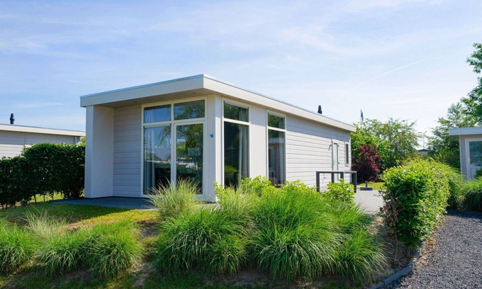 Nunspeet House | Beautiful private villa for 4 guests with WIFI, pool, TV and terrace