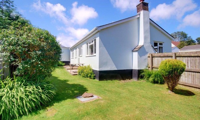 Woolsery House | Beautiful private villa for 4 guests with WIFI, TV, patio and parking