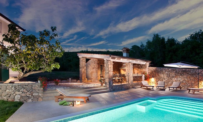 Stanisovi Villa | Beautiful private villa with private pool, WIFI, A/C, TV, terrace, pets allowed and parking